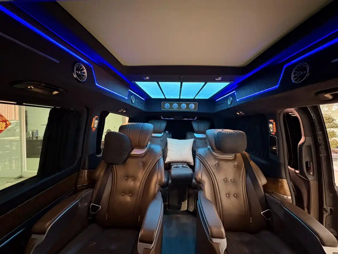 Mercedes-Benz V-Class 2018 V 260 L Premium Long Wheelbase Edition China VI фото 22