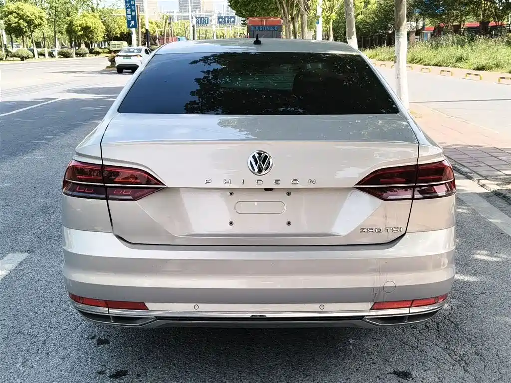 Volkswagen Phideon 2018 Facelift 380TSI FWD Business фото 6