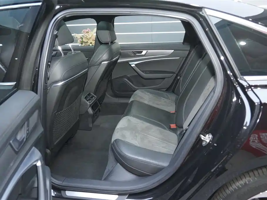 Audi A6L New Energy 2020 55 TFSI e quattro фото 16