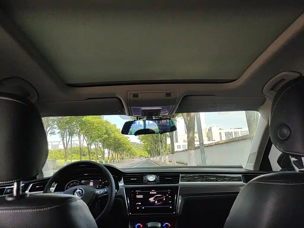 Volkswagen Phideon 2018 Facelift 380TSI FWD Business фото 18