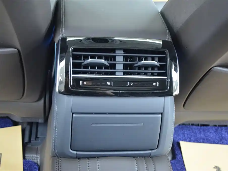 Audi A8 2025 A8L 50 TFSI quattro Exclusive Selection фото 11