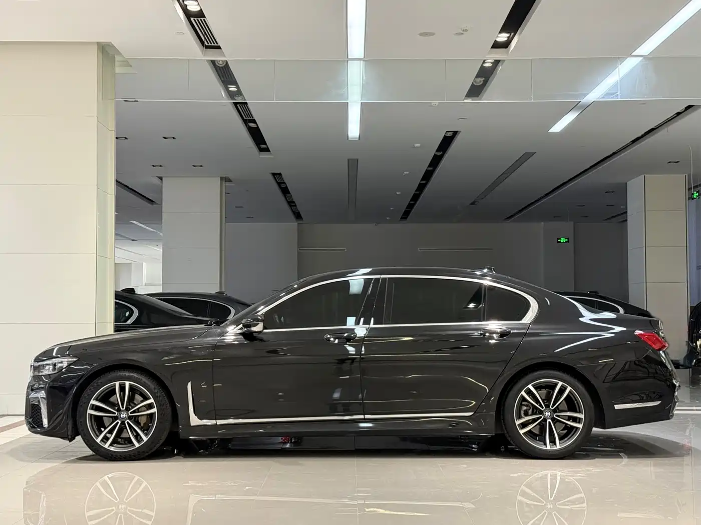 BMW 7 Series 2021 Model 730Li M Sport Package фото 8