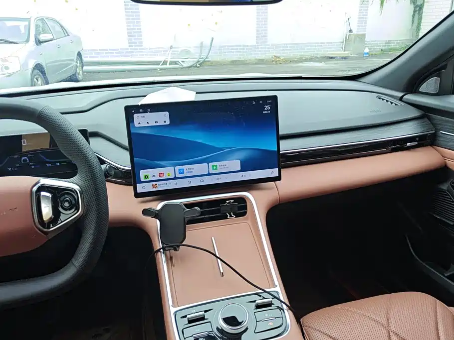 Geely Galaxy Galaxy L6 2025 2025 EM-i 140km Voyage Edition