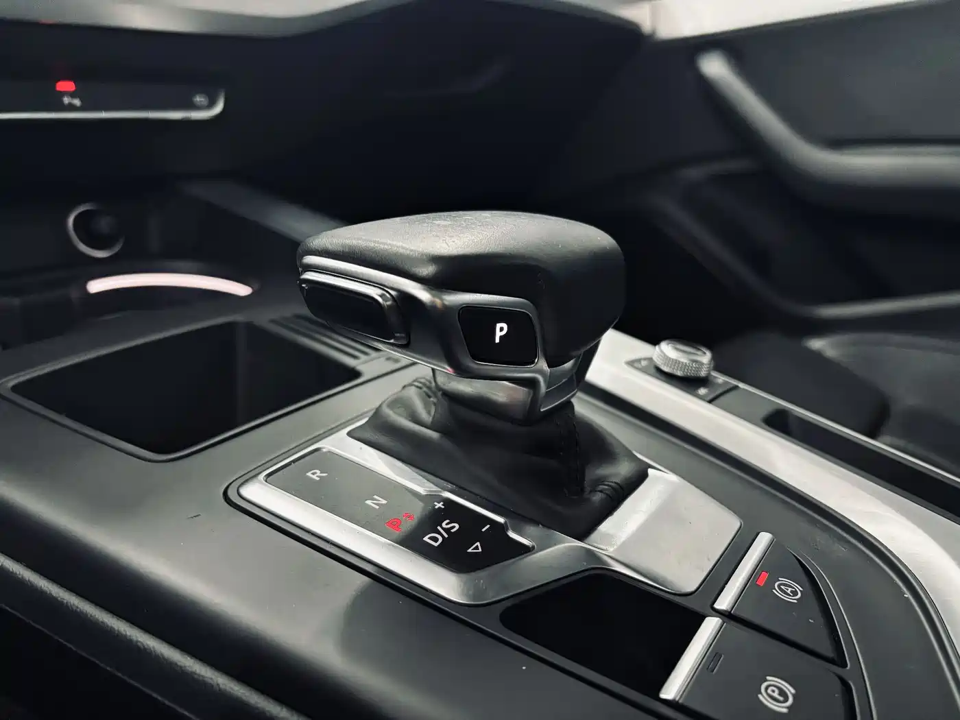 Audi A4L 2020 40 TFSI Fashion Dynamic Edition фото 24