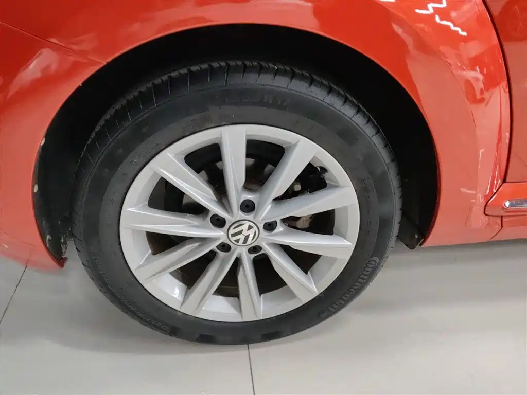 Volkswagen Beetle 2017 180TSI Style фото 26