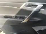 Фото 7 - Geely Atlas