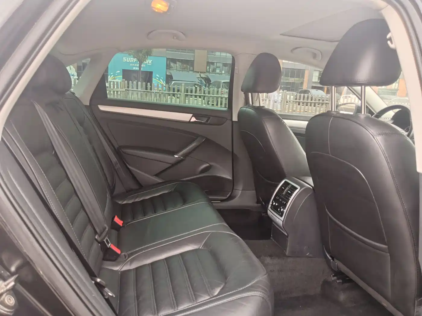 Volkswagen Passat 2014 1.8TSI DSG Executive Navigation Edition фото 28