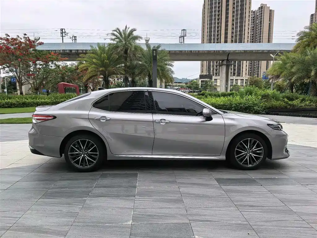Toyota Camry 2021 2.5G Luxury Edition фото 11