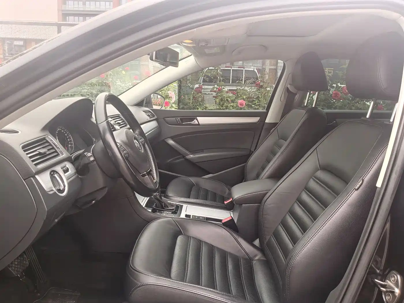 Volkswagen Passat 2014 1.8TSI DSG Executive Navigation Edition фото 11