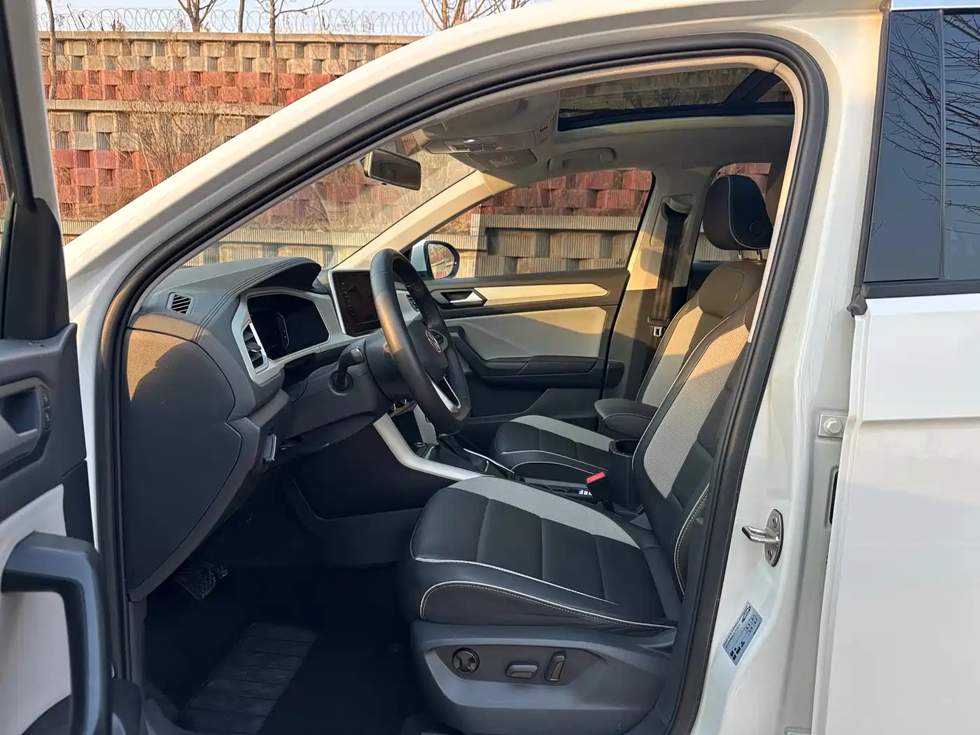 Volkswagen T-ROC 2023 280TSI DSG 2WD Time Edition фото 4