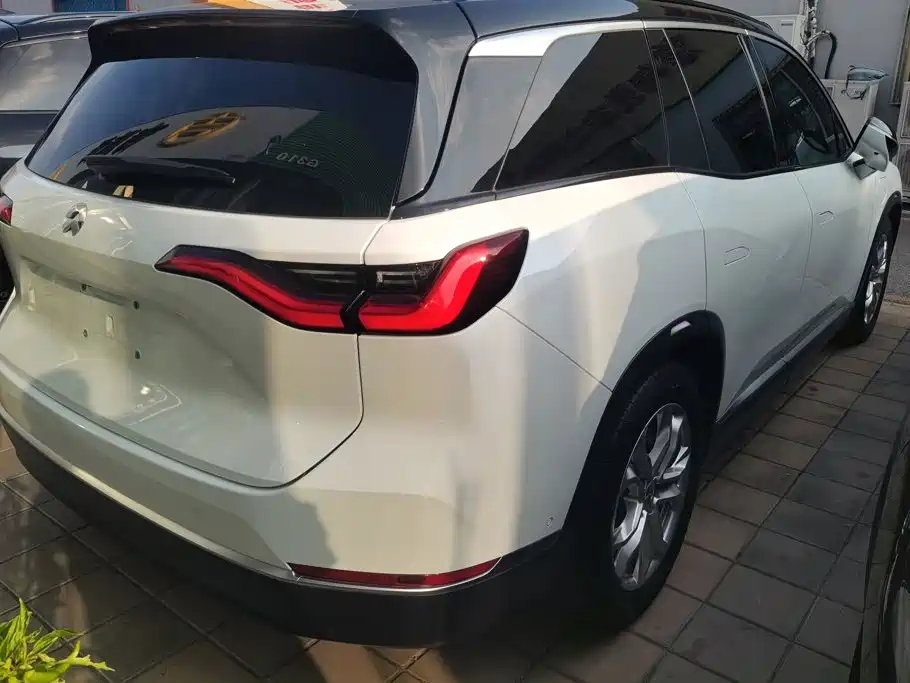Фото 3 - NIO ES8