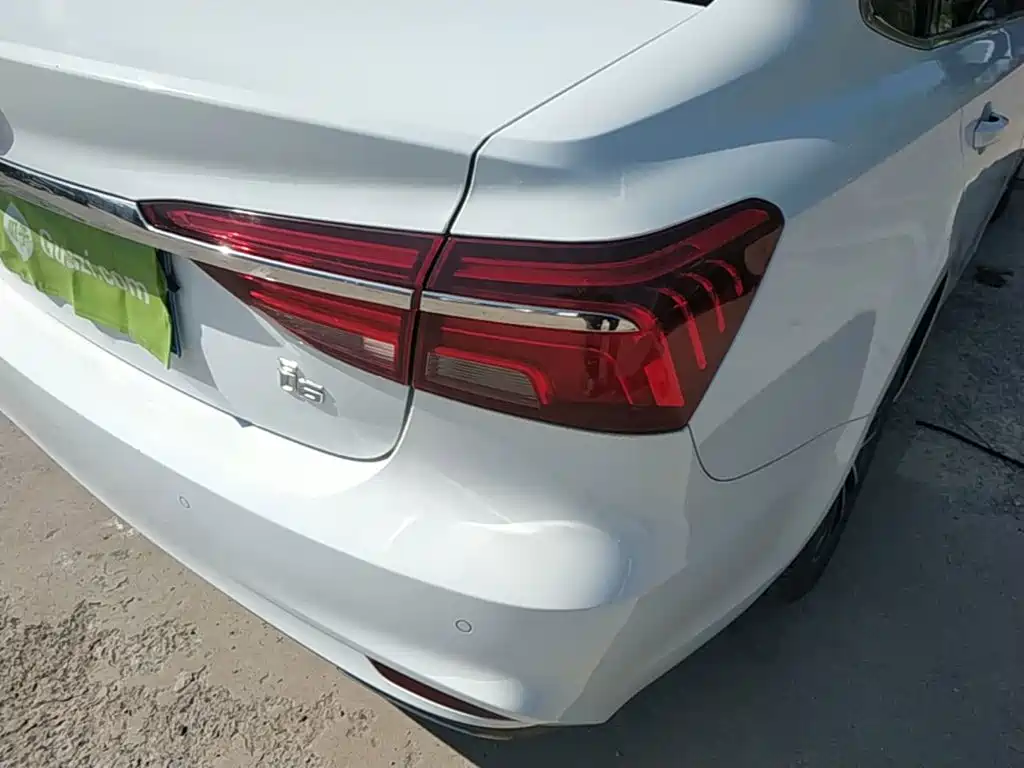 Фото 24 - Roewe i6