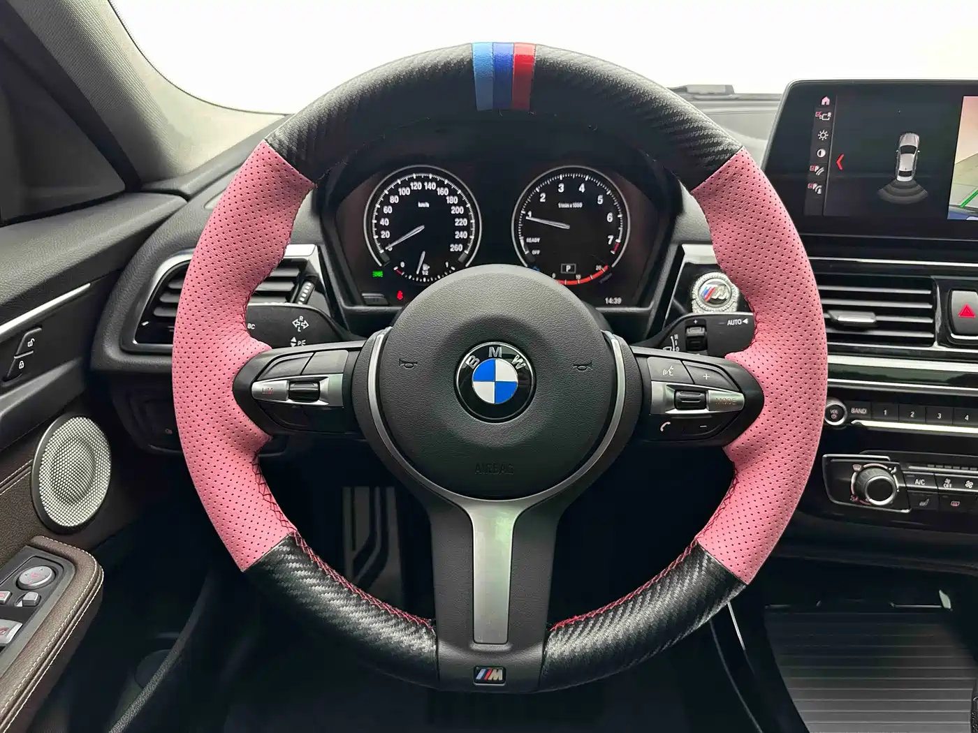BMW 1 Series 2022 120i M Sport Shadow Edition фото 17