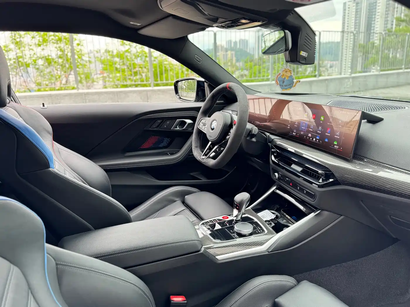 BMW M2 2024 M2 фото 18