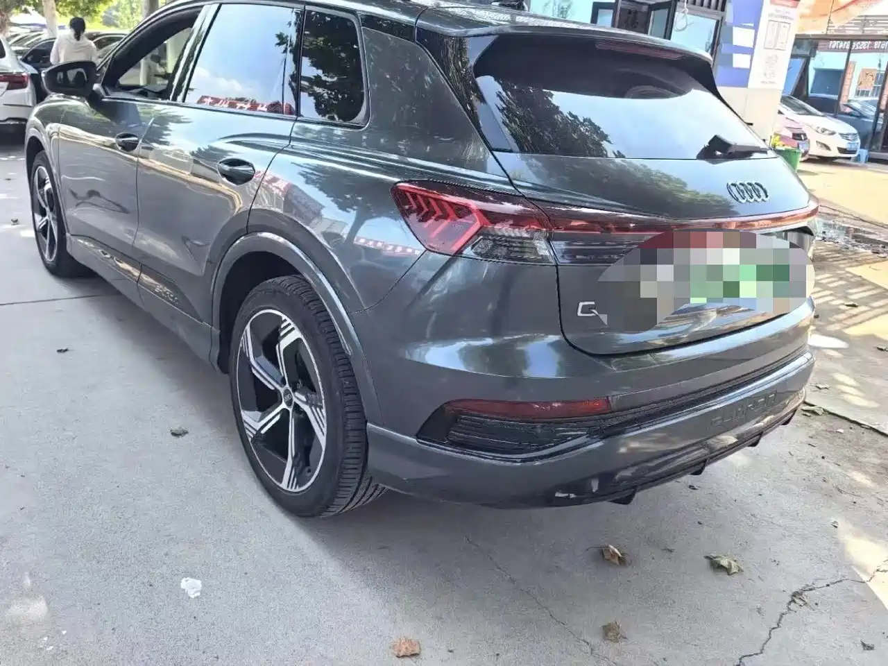 Photo 9 - Audi Q4 e-tron