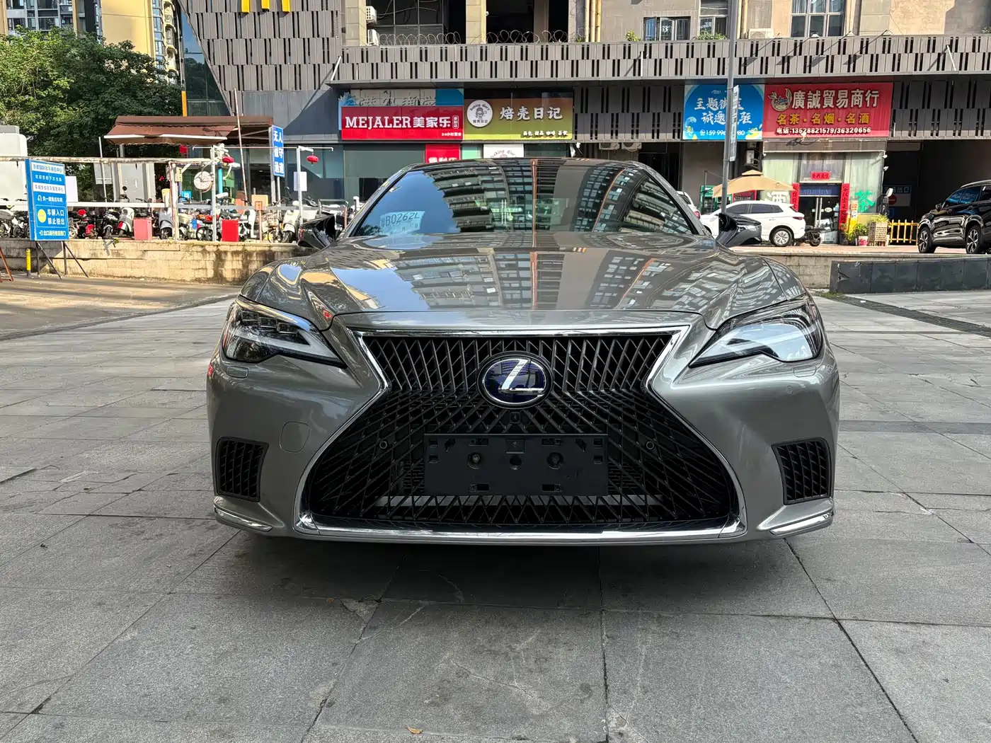 2023 Lexus LS