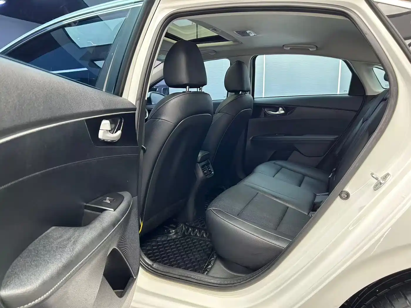 Kia K3 2021 Facelift 1.5L CVT Fashion Edition фото 18