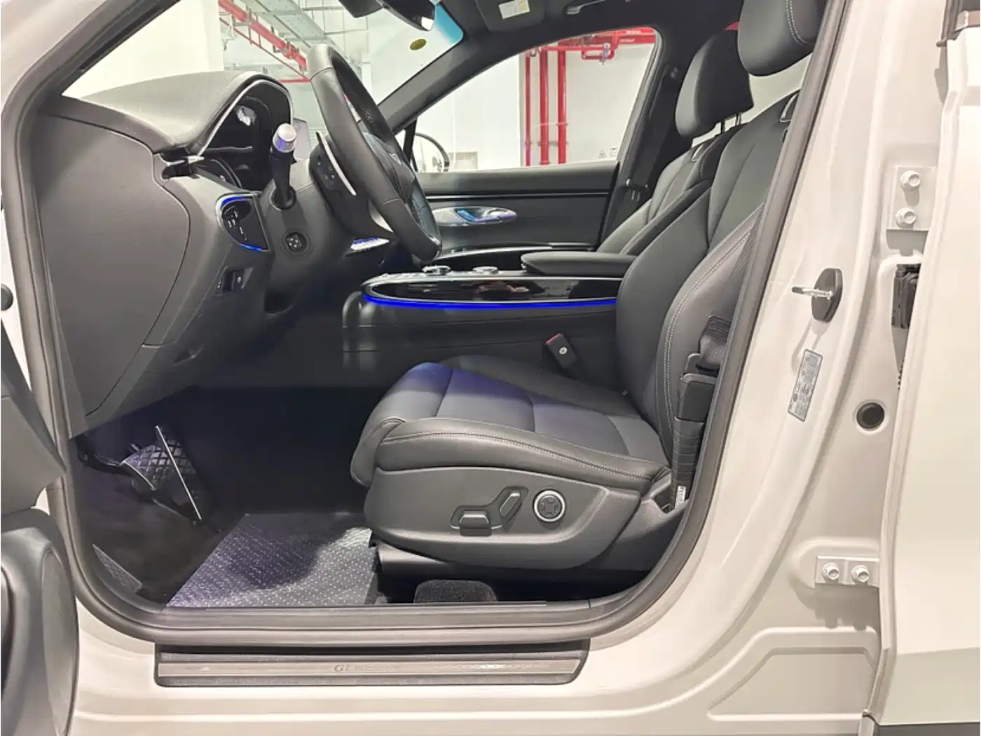 Genesis GV70 2023 2.5T 2WD Luxury Version фото 12