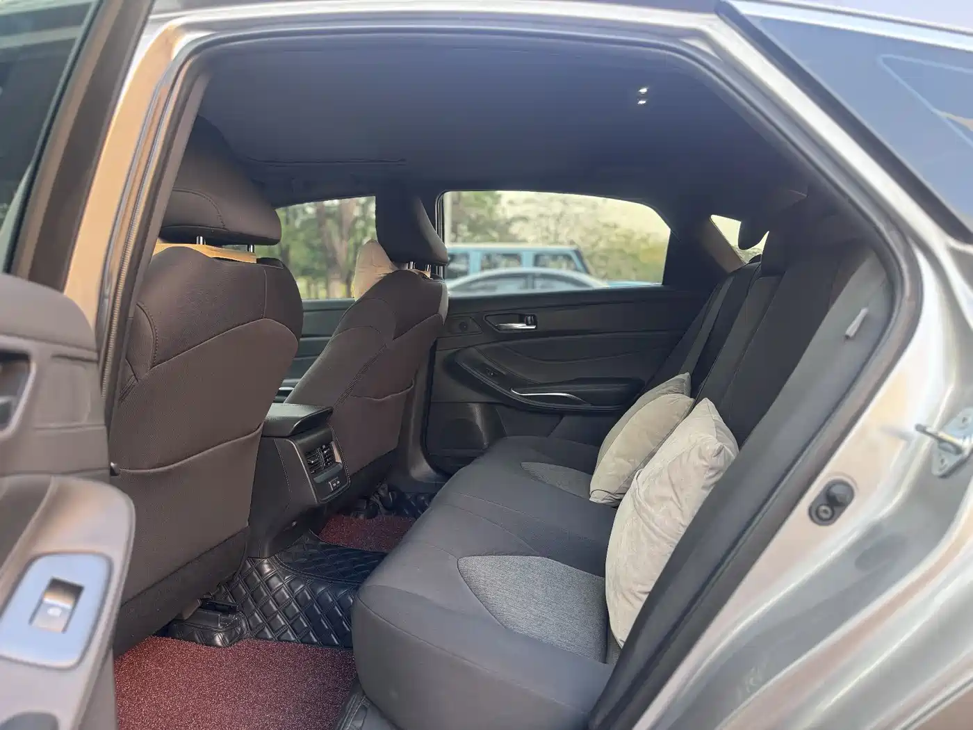 Toyota Avalon 2022 2.0L Progressive Edition фото 6
