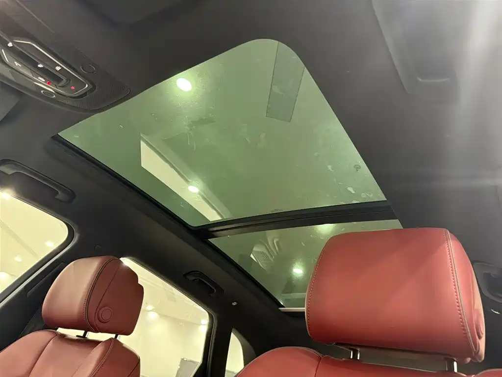 Audi Q5L 2025 45th Anniversary Edition 40 TFSI Luxury Sport фото 11