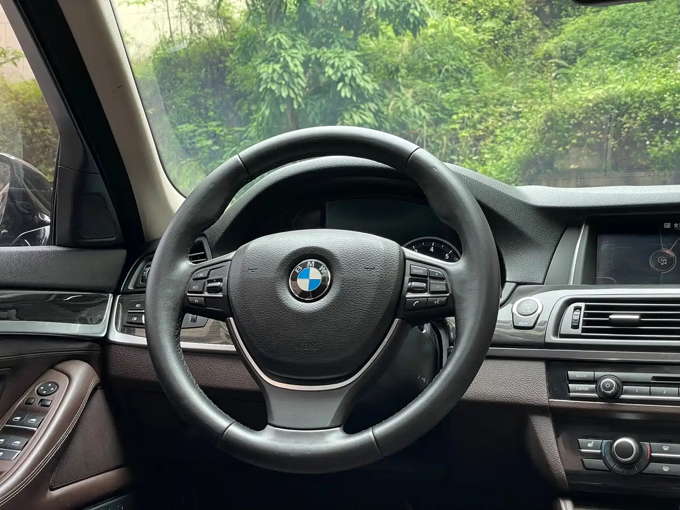 BMW 5 Series 2014 525Li Luxury Design Package фото 17