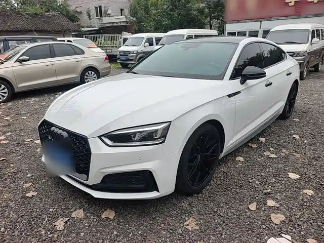 Audi A5 Sportback 40 TFSI, Стиль