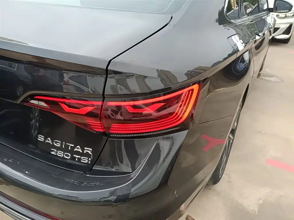 Volkswagen Sagitar 2023 Model Year 280TSI DSG Surpass Edition фото 8
