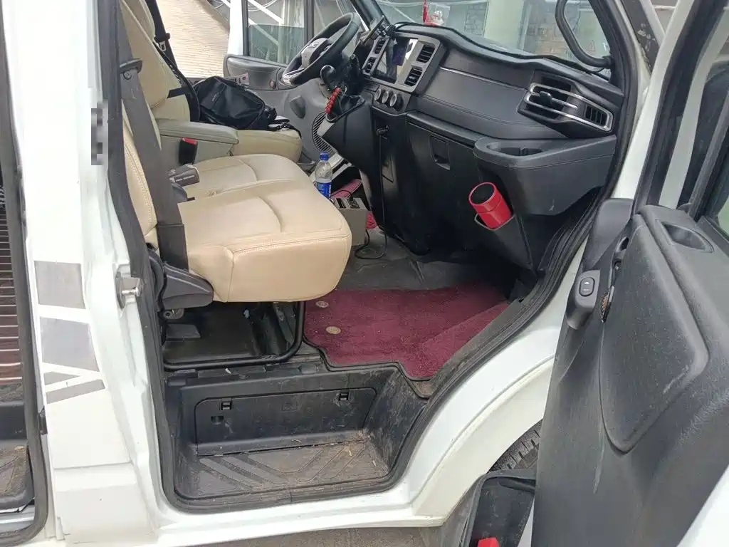 Jiangling JMC Fushun 2023 2022 2.0T Manual Multi-purpose Passenger Vehicle Short Wheelbase Medium-high Roof 6-seater