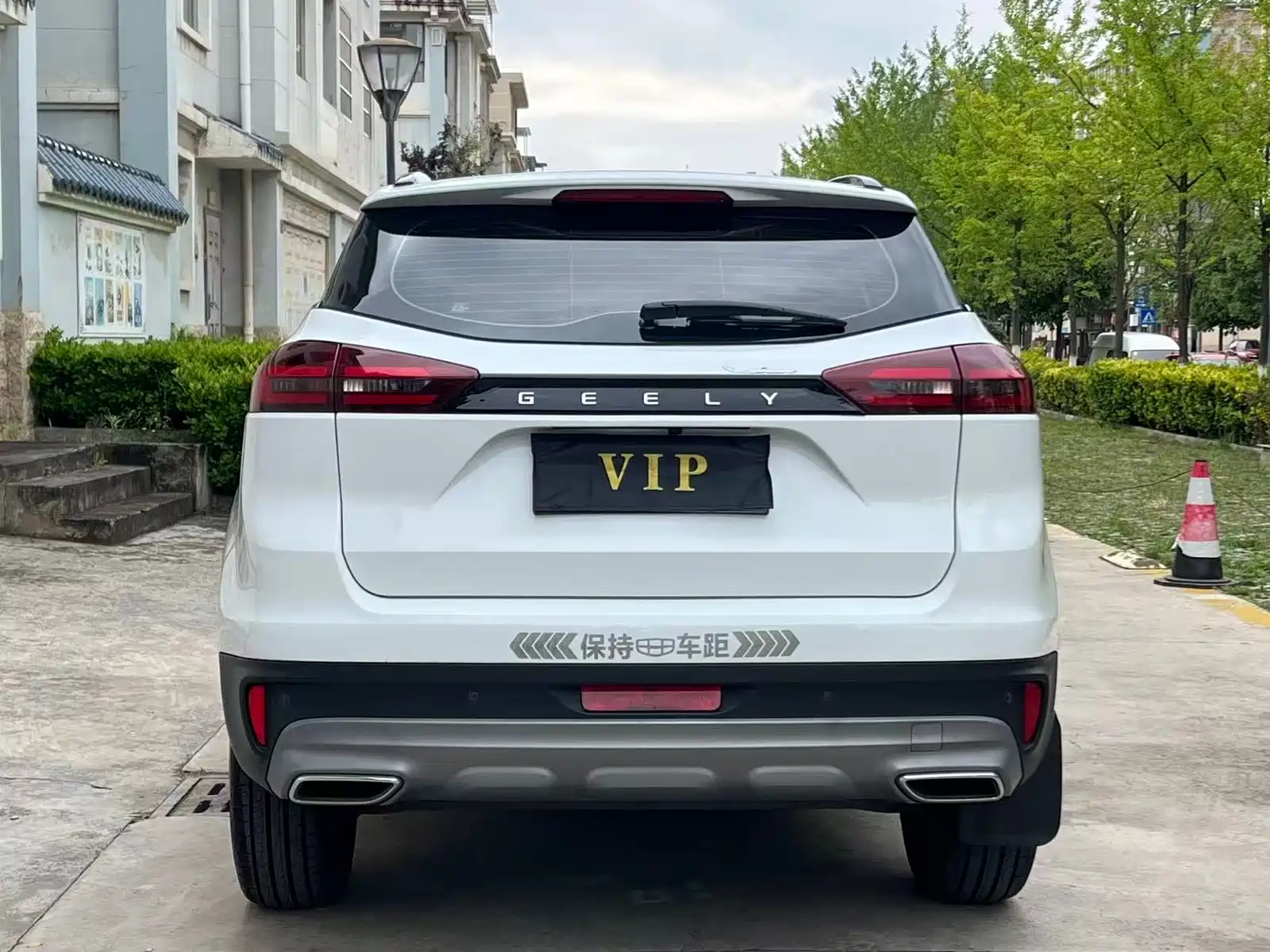 Фото 7 - Geely Atlas