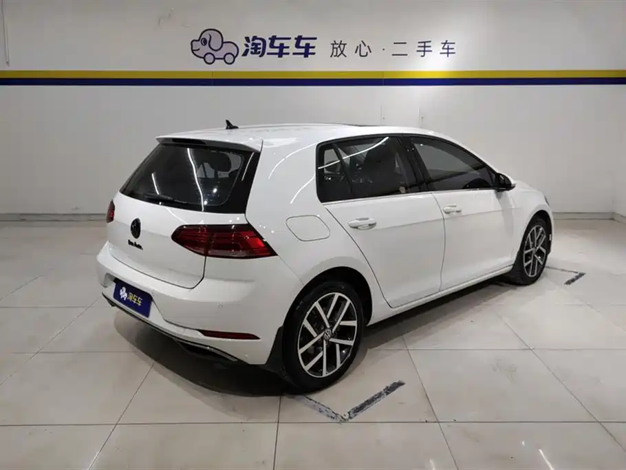 Volkswagen Golf 2020 Beloved Edition 280TSI DSG Comfort фото 3