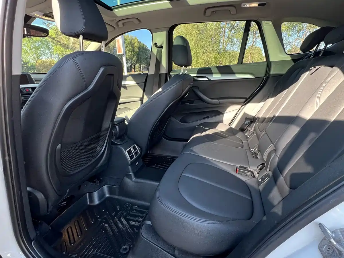 BMW X1 2019 sDrive20Li Leading Model фото 9