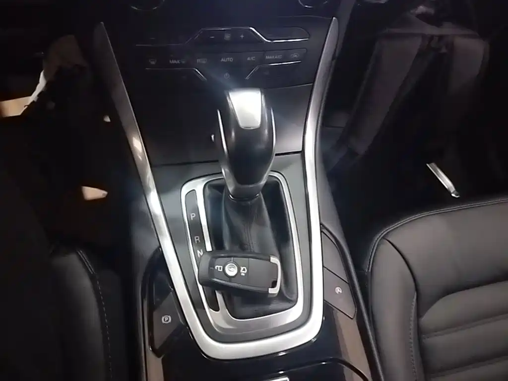Фото 6 - Ford Edge