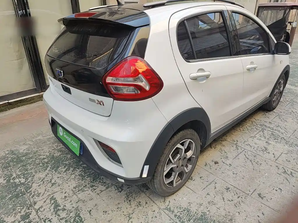 Geely Yuanjing X1 2017 2017 1.3L Auto Fun Edition