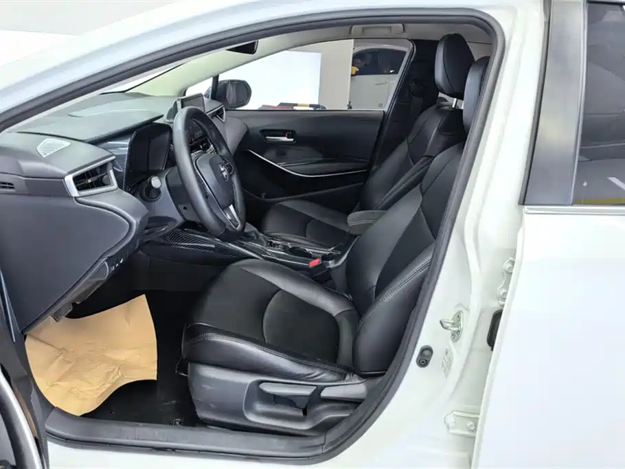 Toyota Corolla 2019 1.2T S-CVT GL Pioneer Edition фото 9