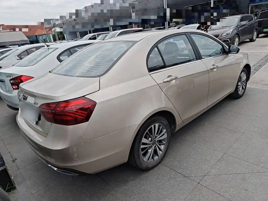 Фото 7 - Geely Emgrand