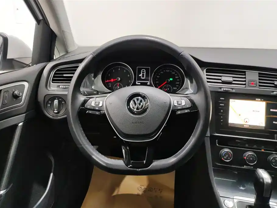 Volkswagen Golf 2020 Beloved Edition 280TSI DSG Comfort фото 15