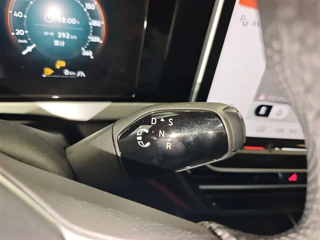 Volkswagen Passat 2025 Model Pro 380TSI Starlight Dragon Premium Edition фото 14