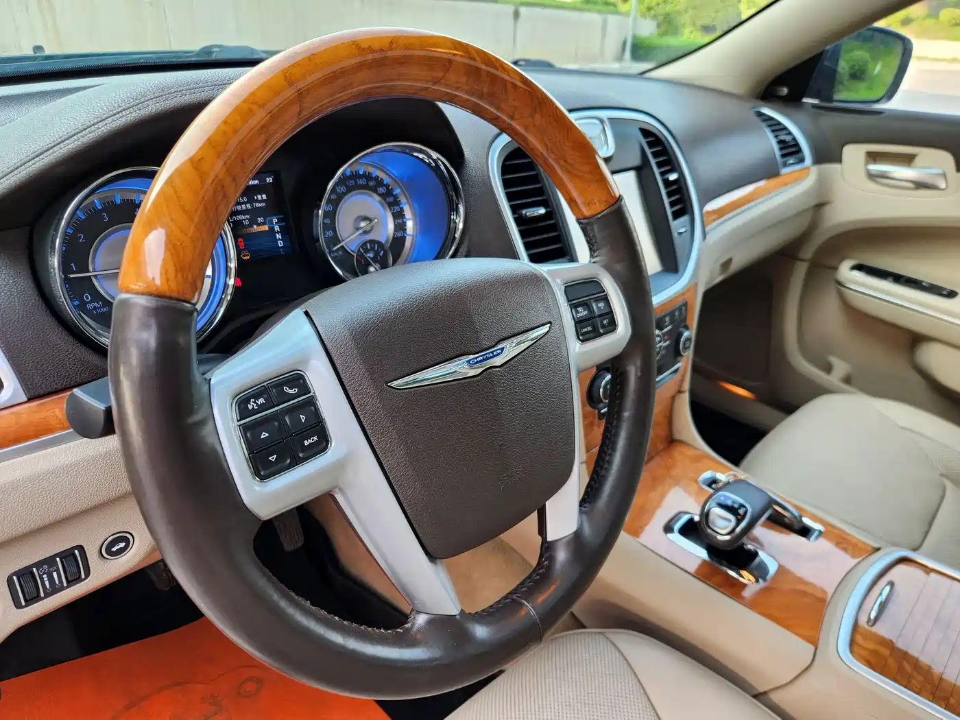 Chrysler 300C (Import) 2014 2013 Model 3.6L Premium Comfort Edition