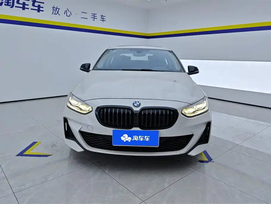 BMW 1 Series 2021 125i M Sport Black Night Edition фото 2