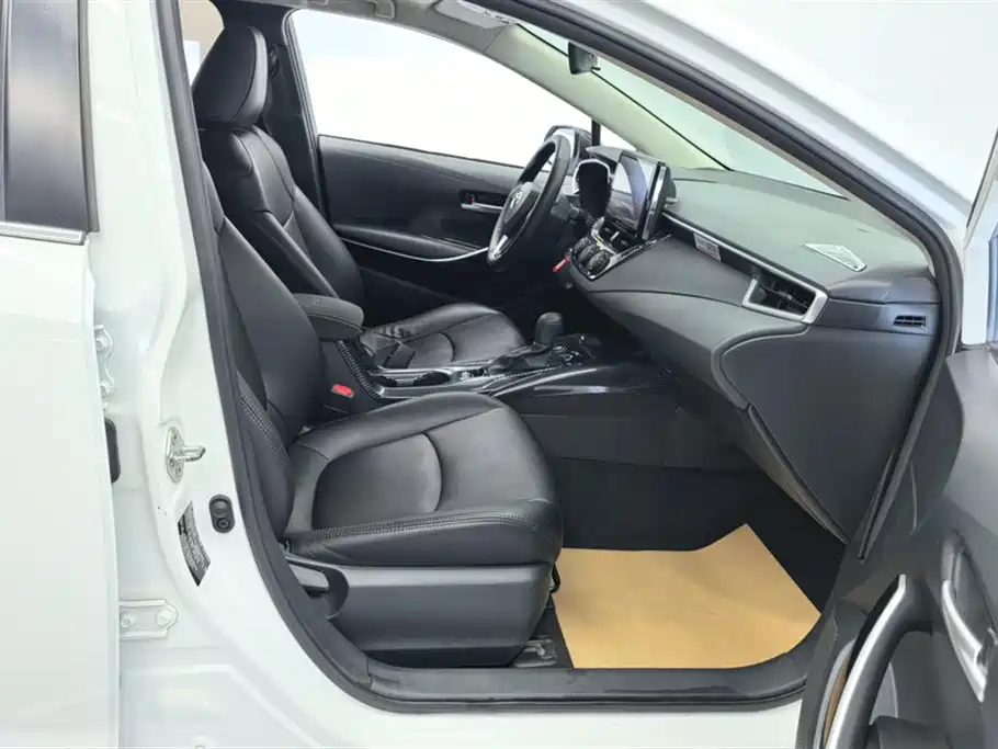 Toyota Corolla 2019 1.2T S-CVT GL Pioneer Edition фото 8