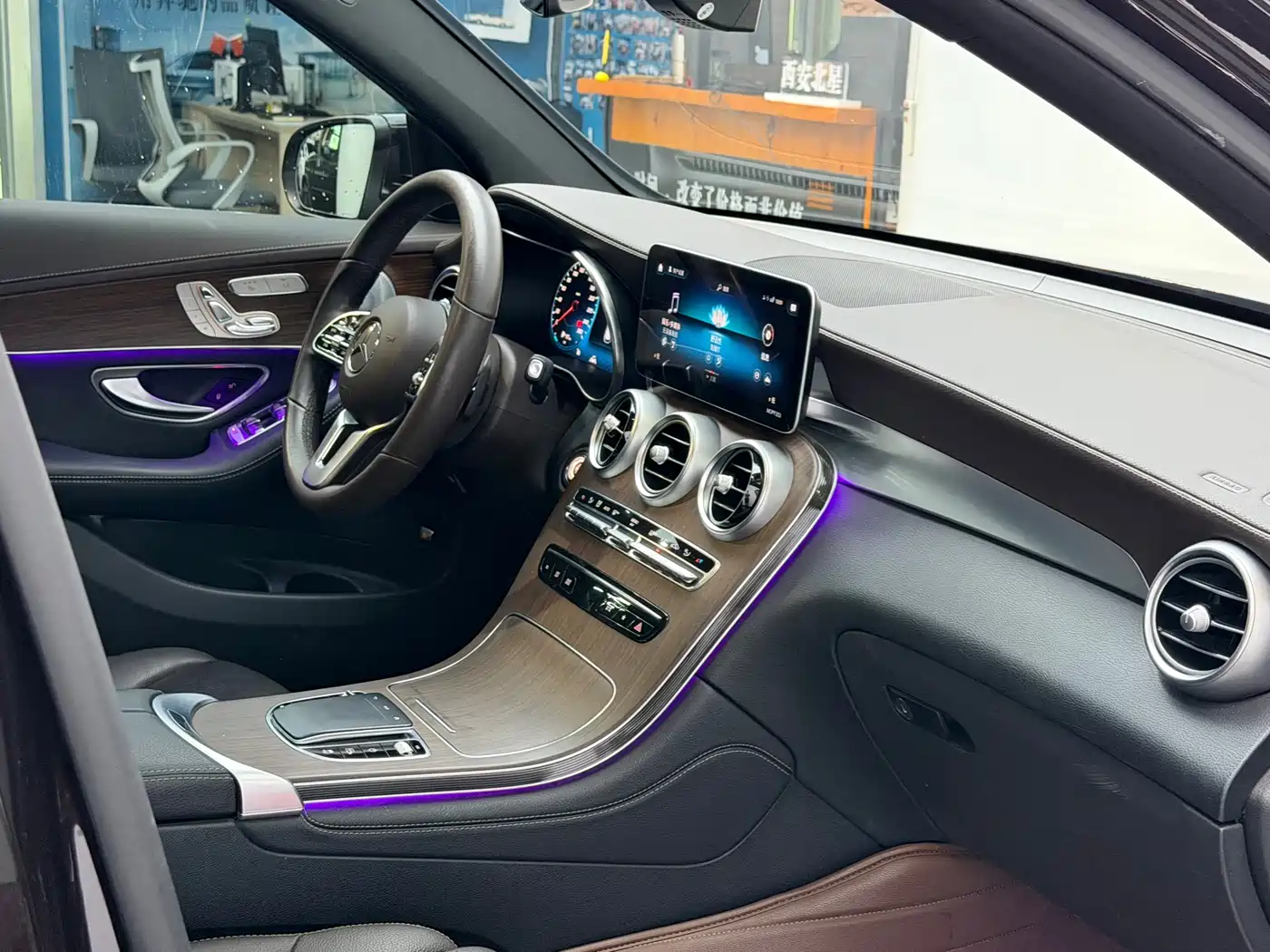 Mercedes-Benz GLC 2021 GLC 300 L 4MATIC Sporty фото 16