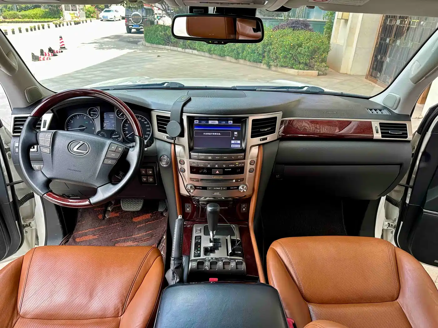 Lexus LX 2013 570 фото 10