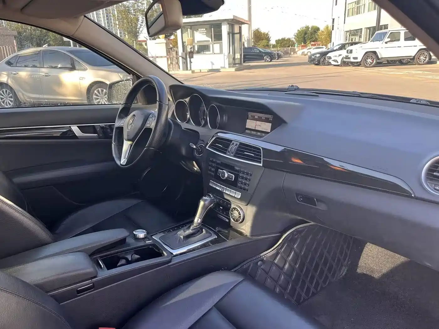 Photo 8 - Mercedes-Benz C-Class