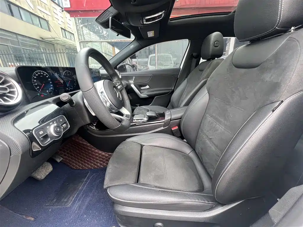 Mercedes-Benz A-Class 2020 Facelift A 200 L Sport Sedan Dynamic фото 4