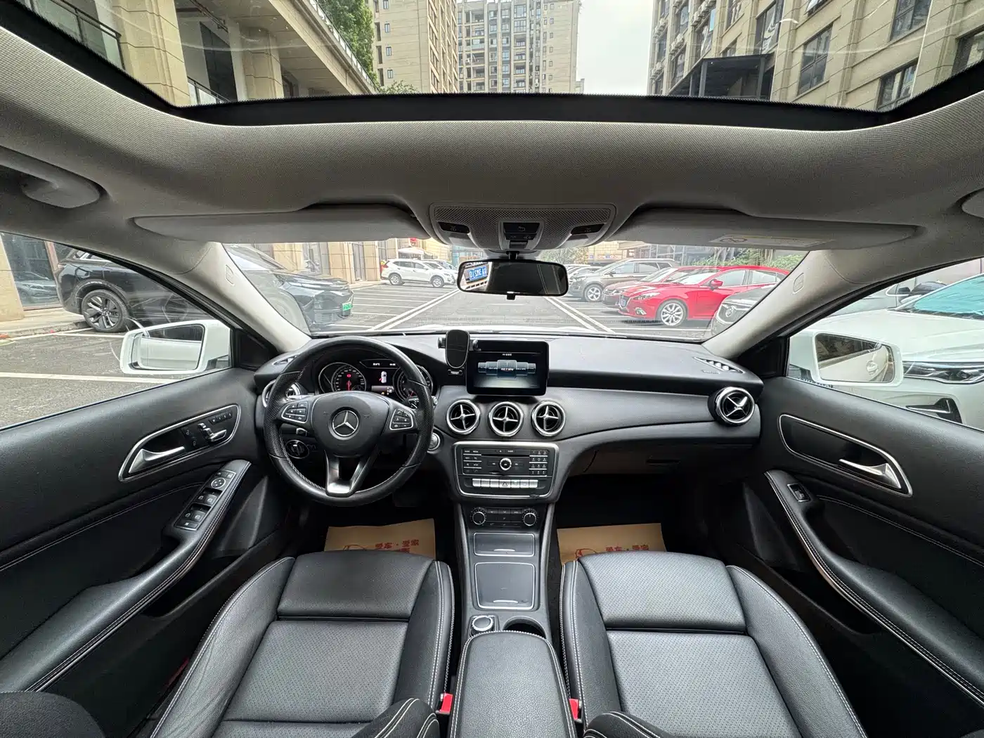 Mercedes-Benz GLA 2017 GLA 200 Dynamic фото 9