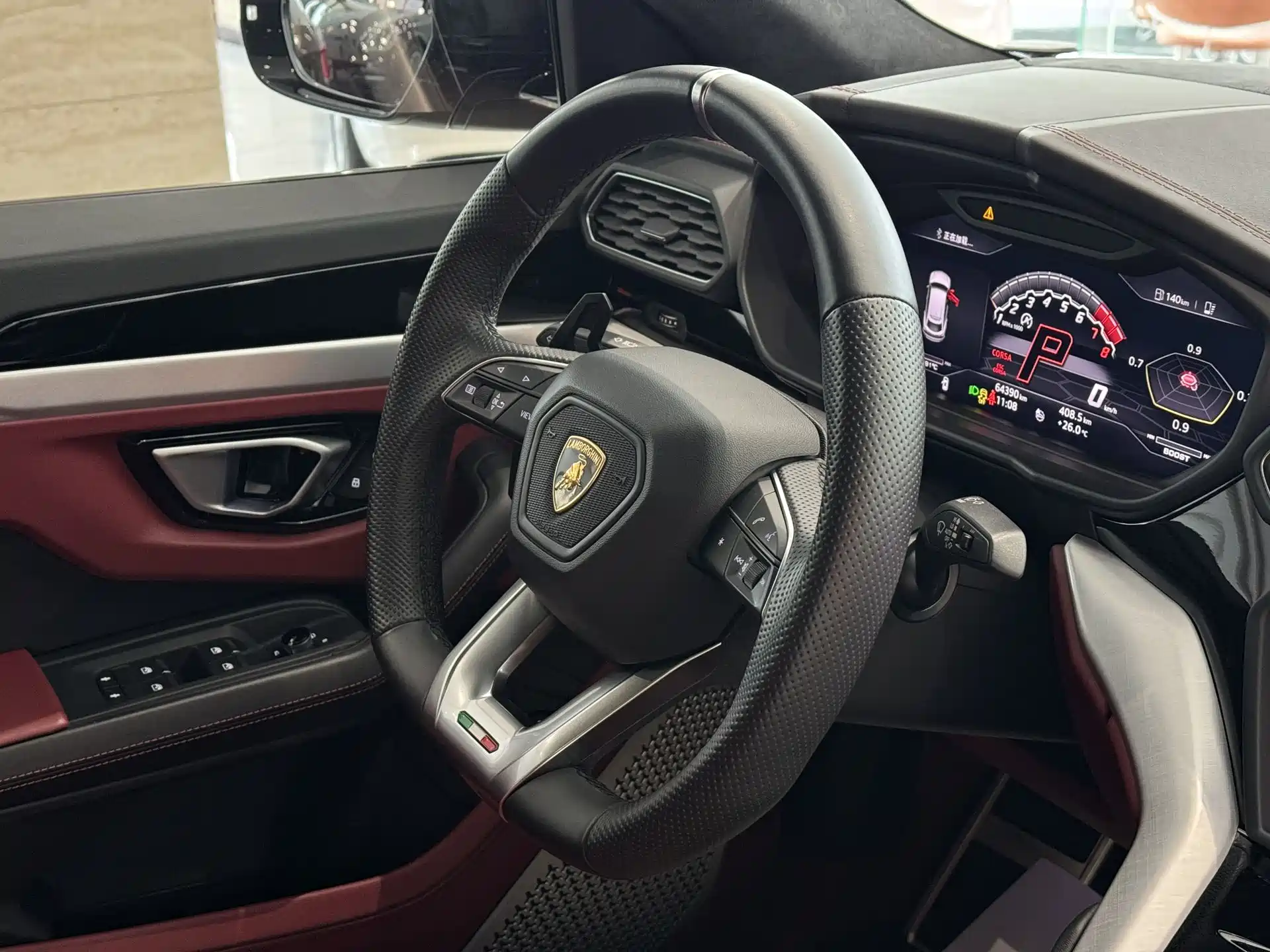 Фото 21 - Lamborghini Urus