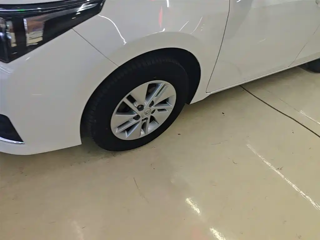 Toyota Corolla 2014 1.6L CVT GL фото 23