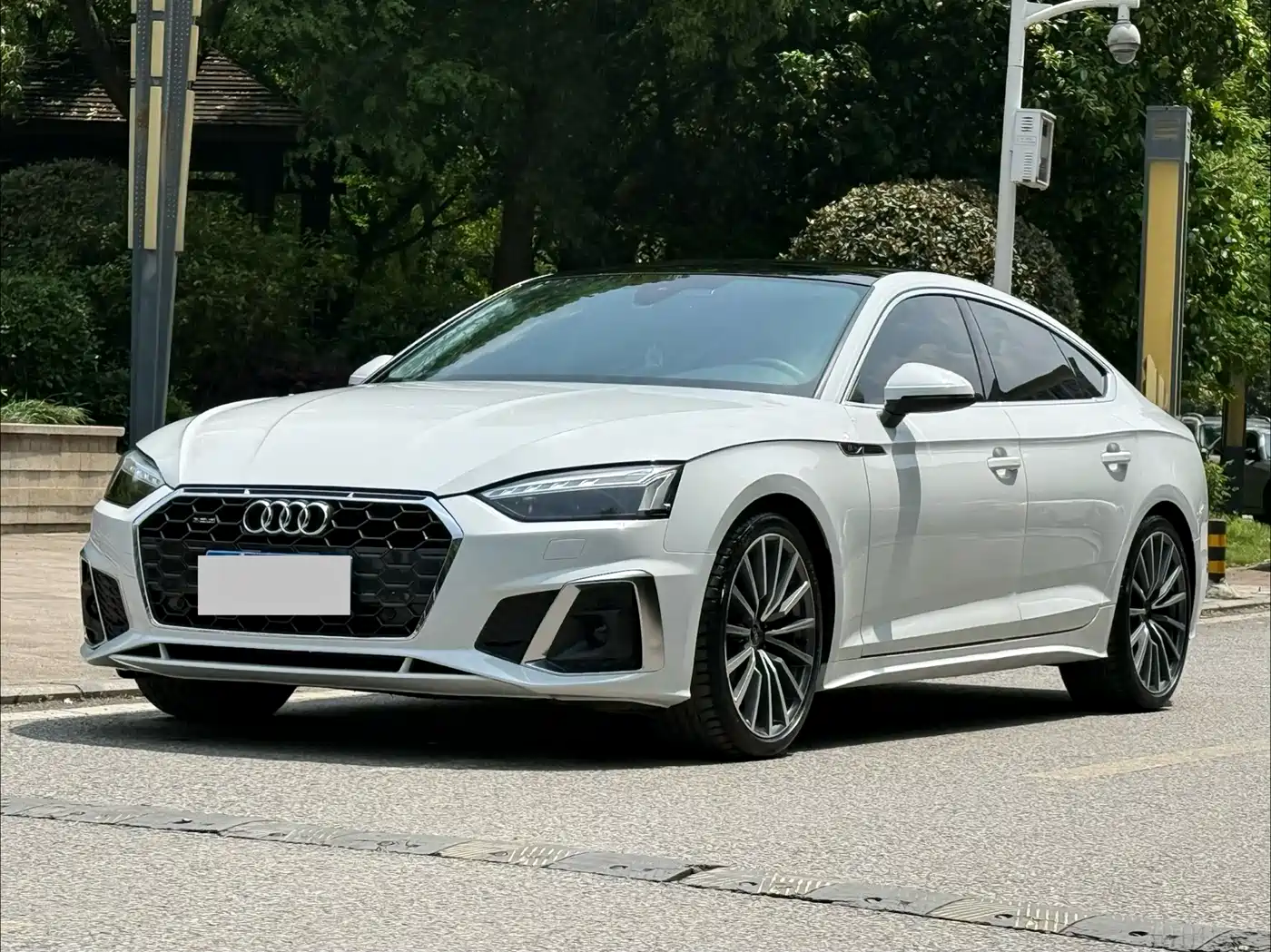 Audi A5 (Import) 2022 Sportback 40 TFSI quattro Luxury Dynamic фото 3