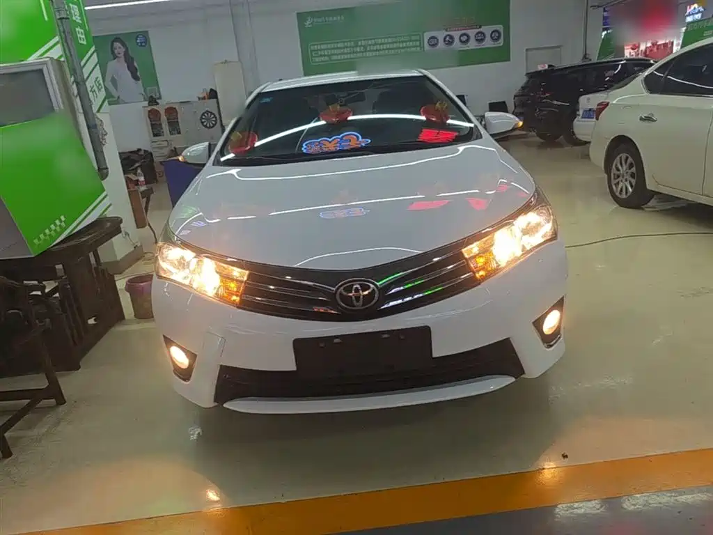 Toyota Corolla 2014 1.6L CVT GL фото 3