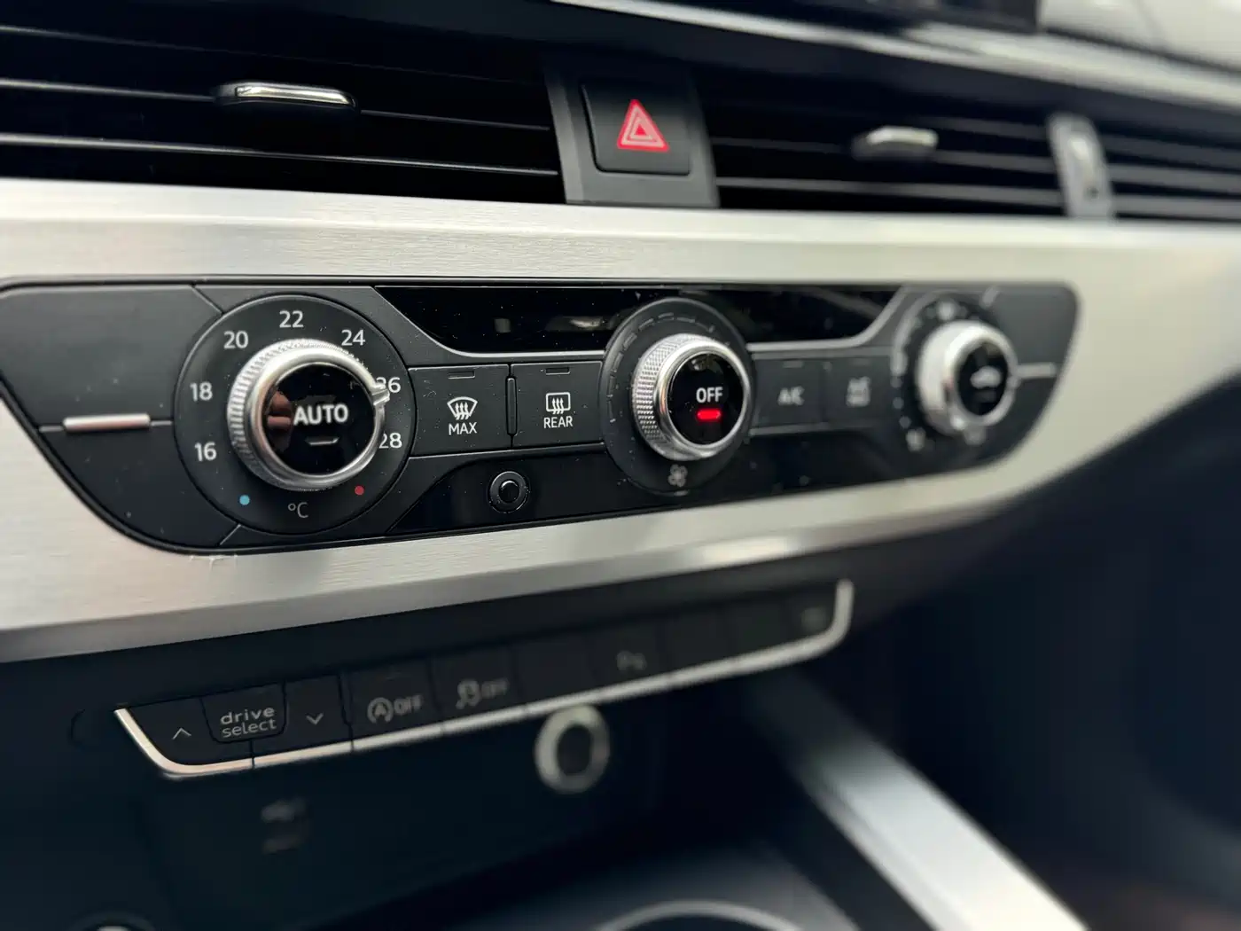 Audi A4L 2020 40 TFSI Fashion Dynamic Edition фото 8